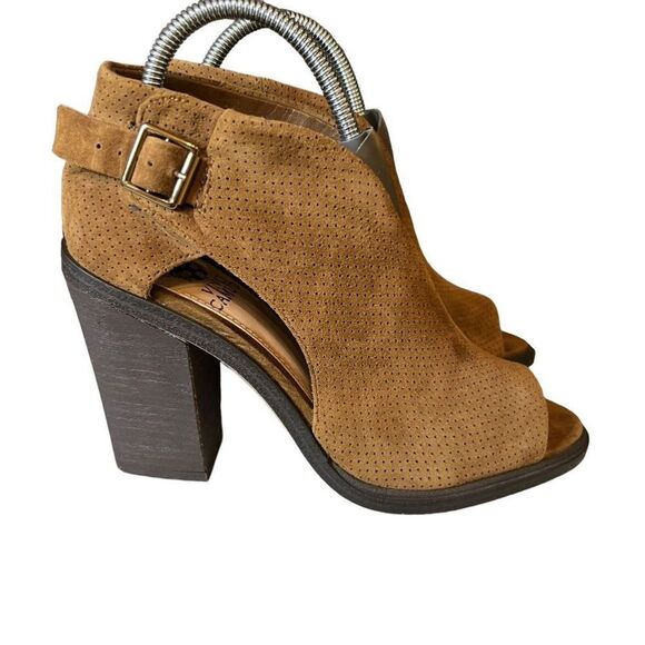 Vince Camuto Suede Front V-Cut Peep Toe Booties Kalei Pumpernickel Suede Size 6 - Picture 3 of 6